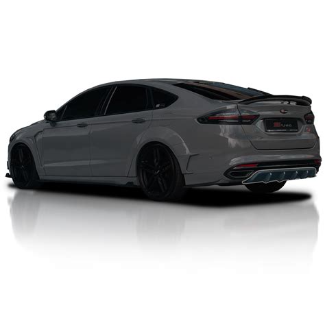 Ford Mondeo/Fusion bendras vaizdas, pabrėžiant elegantišką dizainą