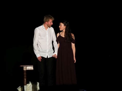 Scena iš OKT teatro spektaklio