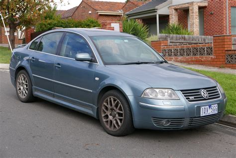 Volkswagen Passat B5.5 ir B6 modelių lyginamoji nuotrauka