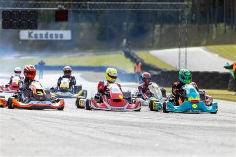 Teminis kartingo čempionato apdovanojimų ceremonijos foto