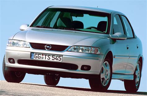 Thematic photo of an Opel Vectra 2.2 92 kW car, possibly undergoing maintenance or on the road