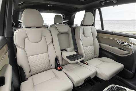 Volvo XC90 Recharge T8 interjero su planšete nuotrauka