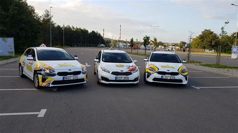 nuotrauka su vairavimo mokyklos pastatu Mažeikiuose