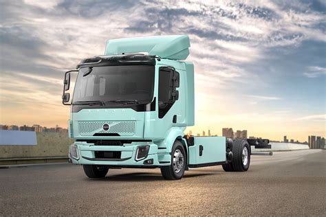 Volvo FL sunkvežimio, dirbančio mieste, iliustracija