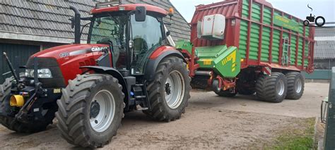 Case Maxxum 140 traktoriaus kabinos interjeras su saugiklių dėžutės vieta