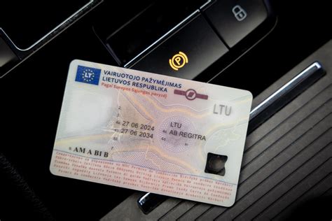 Policijos pareigūno ir vairuotojo bendravimo situacija