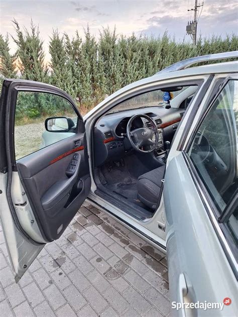 Toyota Avensis T25 interjero ir eksterjero detalės