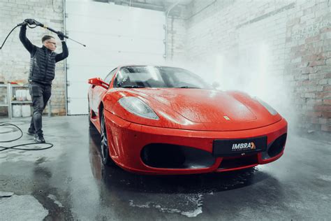 Specializuota įranga automobilio pečiuko plovimui neišimant jo iš salono
