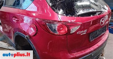 Tematinė nuotrauka: atnaujinta pirmos kartos Mazda 5 priekinė dalis