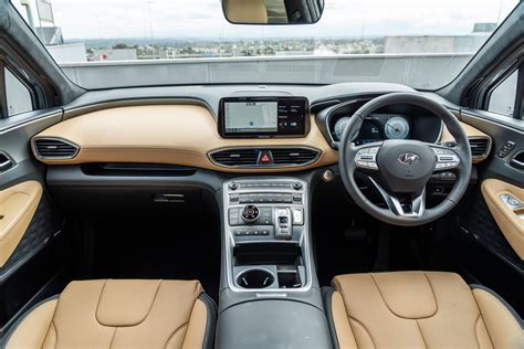 Hyundai Santa Fe salono interjeras su 6-7 sėdynėmis