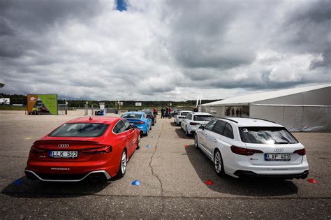 automobilio slydimo fizikos demonstravimas