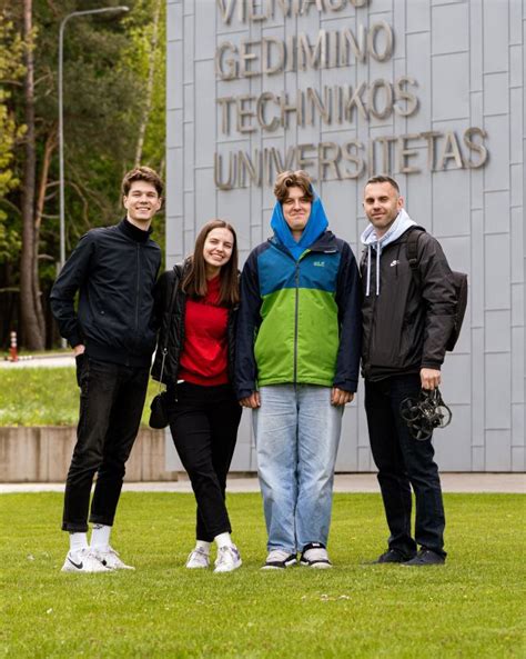 VILNIUS TECH studentai dalyvauja universiteto renginyje