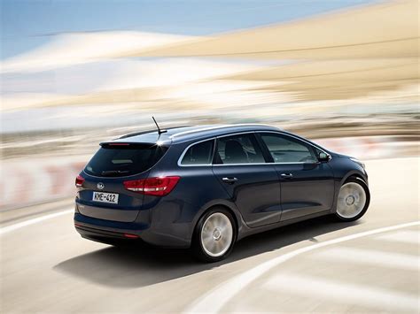 Kia Cee'd SW I pirmos kartos modelis