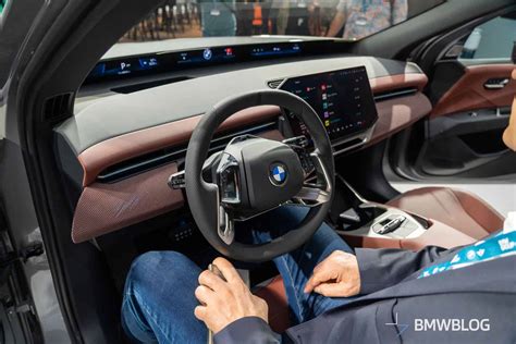 BMW iX3 (NA5) interjero su „Panoramic Vision“ nuotrauka
