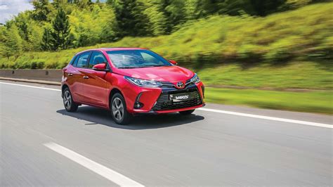 Toyota Yaris su R16 ratlankiais