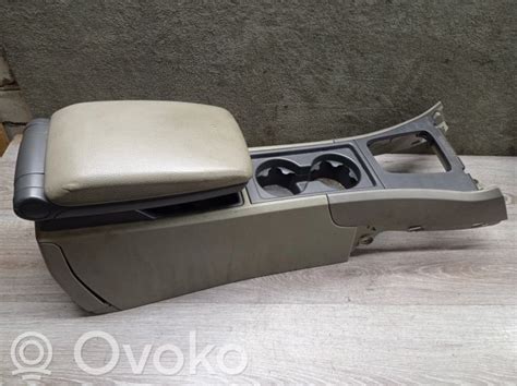 Volvo S40 interjeras su „plaukiojančia“ centrine konsole