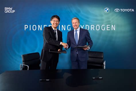 BMW ir Toyota vandenilio kuro elementų sistemos schema