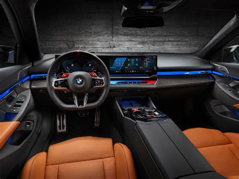 Naujos kartos BMW M5 (G90) interjero vaizdas