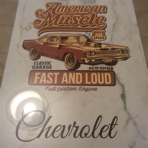 Koliažas su klasikinių amerikietiškų automobilių modeliais