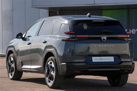 Citroën C5 Aircross važiuojantis greitkeliu