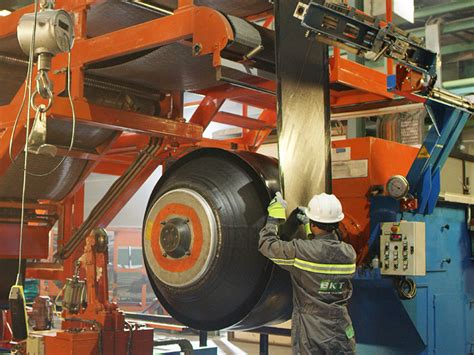 Padangų perdirbimo procesas ir gauti produktai