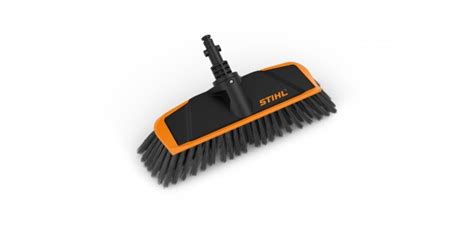 STIHL paviršių valymo šepečių asortimento infografika su skirtingais tipais ir jų paskirtimi