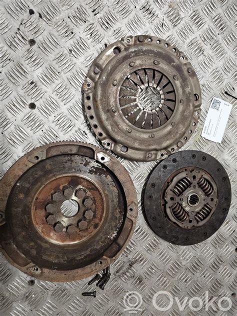 Schematinis Opel Zafira Tourer transmisijos ir sankabos elementų pavaizdavimas