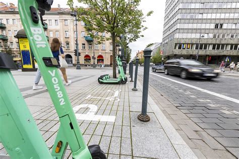 Motociklų stovėjimo vietos nuotrauka Vilniuje su ženklinimu