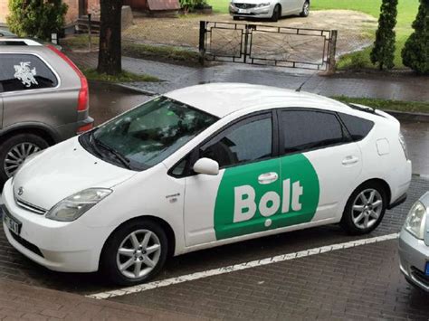 Bolt taksi automobiliai