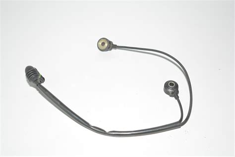 infografika, paaiškinanti detonacijos mechanizmą variklio cilindre