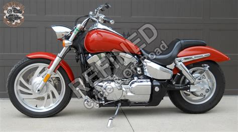 schema su Honda VTX 1300 ir VT1100 matmenų palyginimu