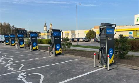Vaizdas į modernių Sixt automobilių parką Palangoje