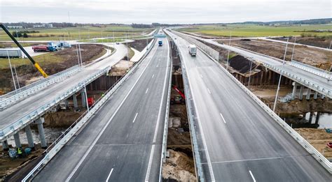 Vizualizacija, kaip atrodys rekonstruota „Via Baltica“ magistralės atkarpa su keturiomis eismo juostomis.