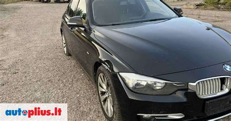 BMW 320 (E90) variklis su aiškiai matomomis dalimis