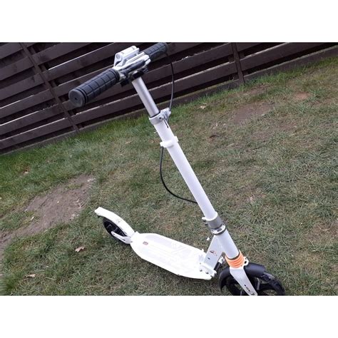 Peugeot 307 su įjungtu rankiniu stabdžiu nuotrauka