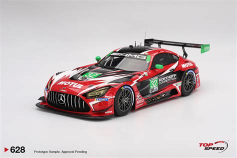 Nuotrauka: Mercedes-Benz AMG GT3 EVO automobilis trasoje