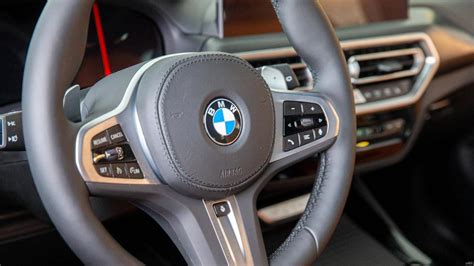 Schema, iliustruojanti BMW automobilių atšaukimo procesą ir susijusias išlaidas