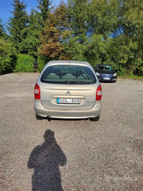 Pavyzdys: Daužtas automobilis, tinkamas ardymui