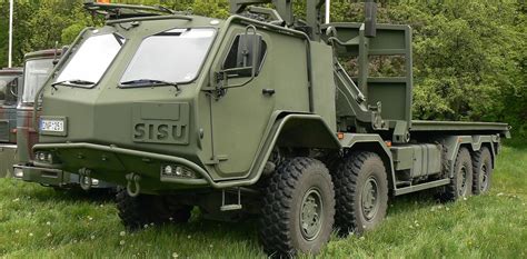SISU E13TP daugiafunkcinis karinis sunkvežimis, naudojamas Lietuvos kariuomenės logistikoje