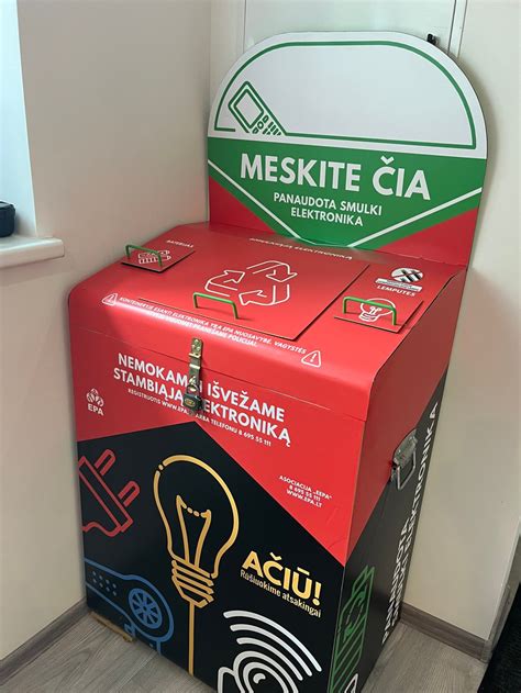infografika, vaizduojanti nešiojamųjų baterijų ir elektronikos atliekų surinkimo bei perdirbimo procesą