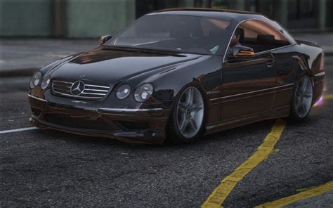 Mercedes-Benz CL (W215) eksterjero nuotrauka su didelėmis ratų arkomis
