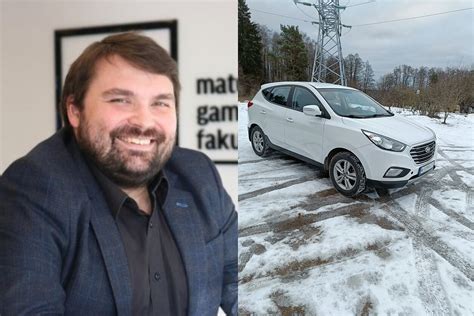 žmogus, vairuojantis automobilį bandymų metu