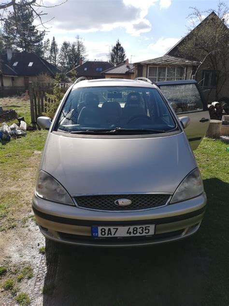 Tematinė Ford Galaxy nuotrauka su gražiais ratlankiais