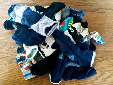 Infografika, iliustruojanti skirtingų tipų langų skysčių (vasarinis, žieminis, nuo rasojimo) paskirtį ir privalumus