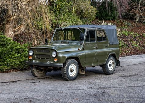 UAZ-469 visureigis miške