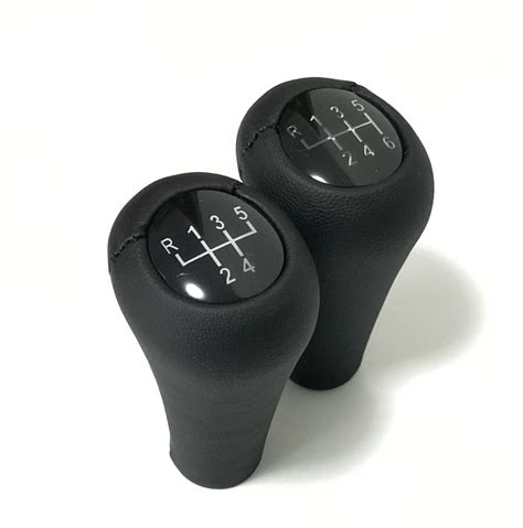 Schema, iliustruojanti pavarų svirties antgalio vietą ir funkcijas automobilyje