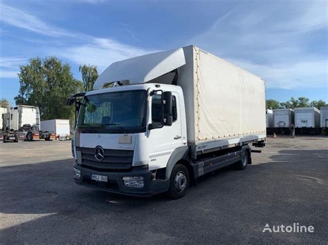 Mercedes-Benz Atego sunkvežimio priekio vaizdas su padangomis