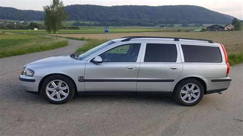 Grafikas: daviklio vieta Volvo V70 II veidrodyje