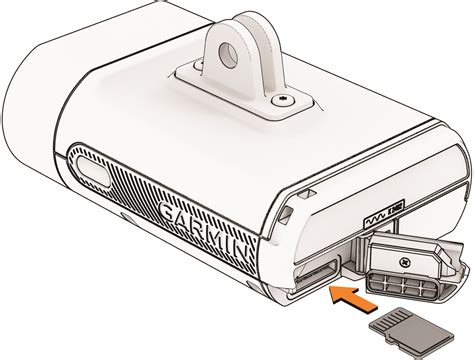 Instrukcinė iliustracija: Teisingas microSD kortelės įdėjimas į Garmin navigacijos įrenginio lizdą
