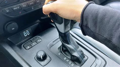 Tematinė nuotrauka: įvažiavimo vartai su automatine pavara
